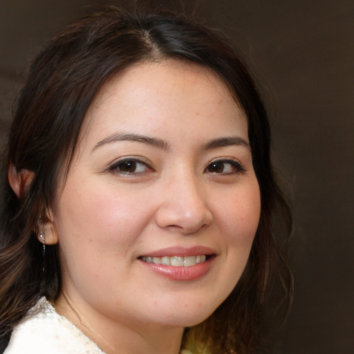 李慧 女士 常务副会长 (Executive Vice Chairwoman Ms. Li Hui)